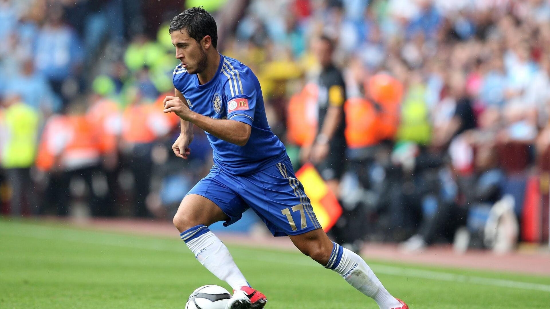 欧冠淘汰赛之夜,基耶萨点燃赛场