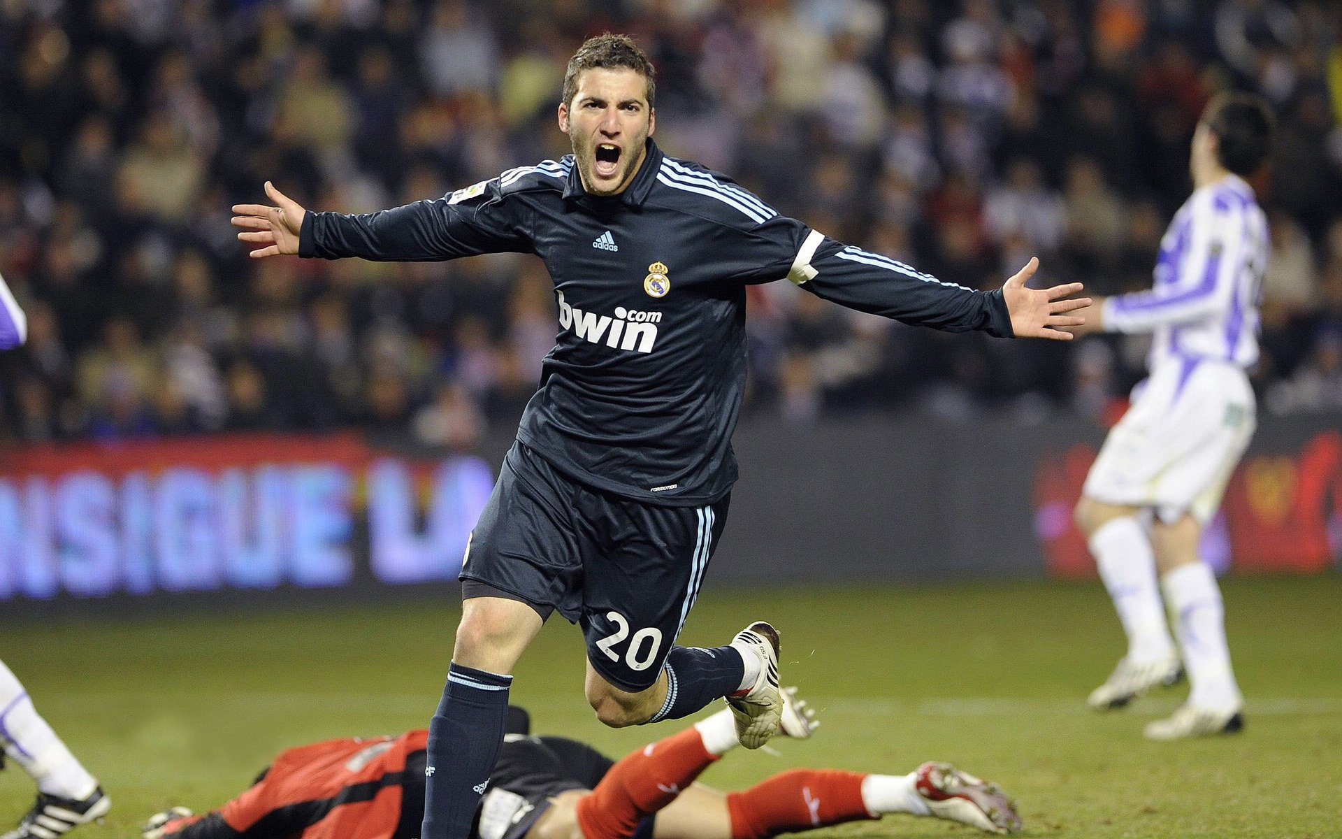 奥运周期关键战之夜,卢卡库如何成为攻防转换的核心引擎