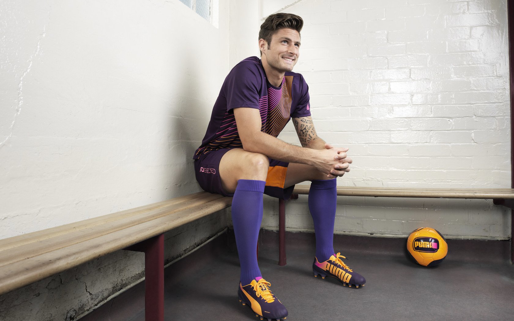 塞维利亚狂胜冰岛，戈麦斯如何从边缘人到关键先生