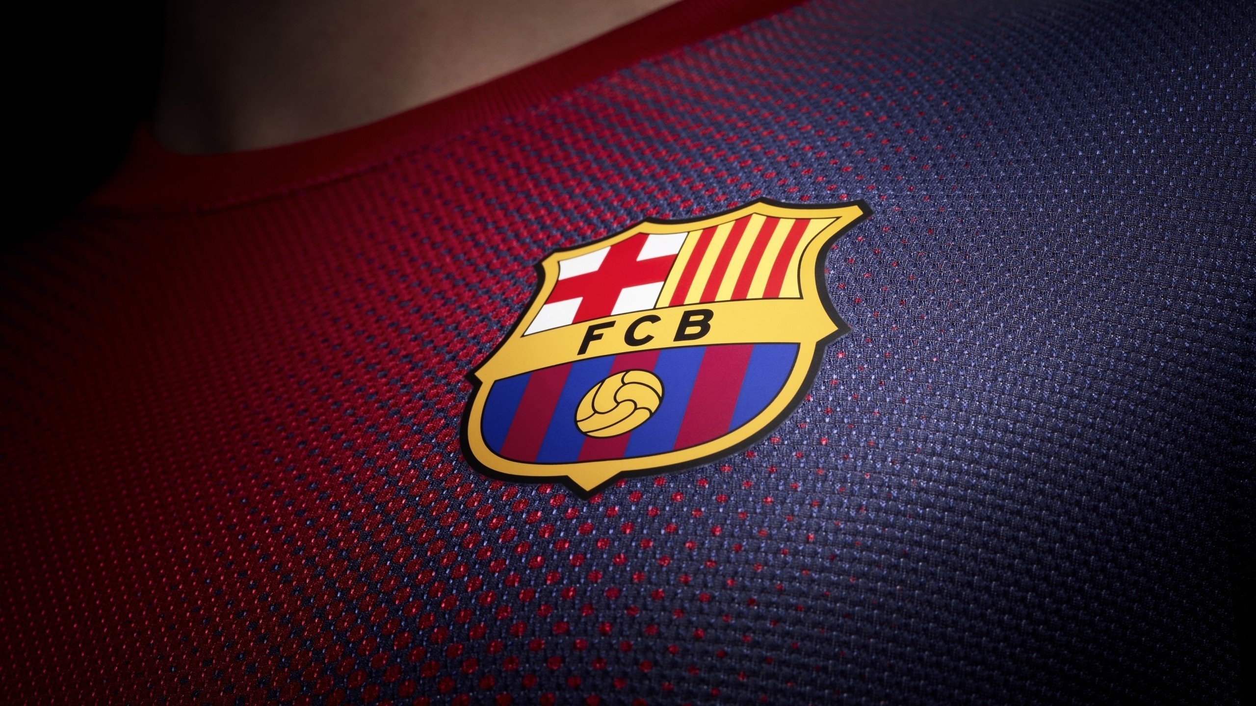 孤城擎天,当范戴克的个人能力完全展现,卡塔尔意外掀翻阿尔及利亚的足球之夜